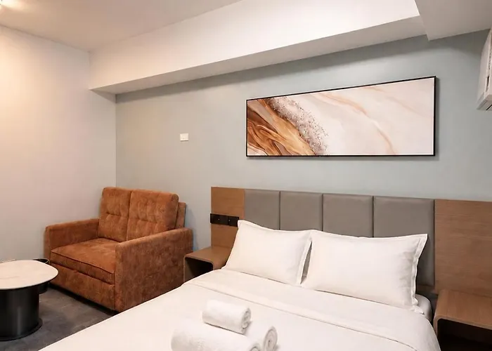 Avida Riala - Style - Queen Bed - Free Swimming Pool * Cebu